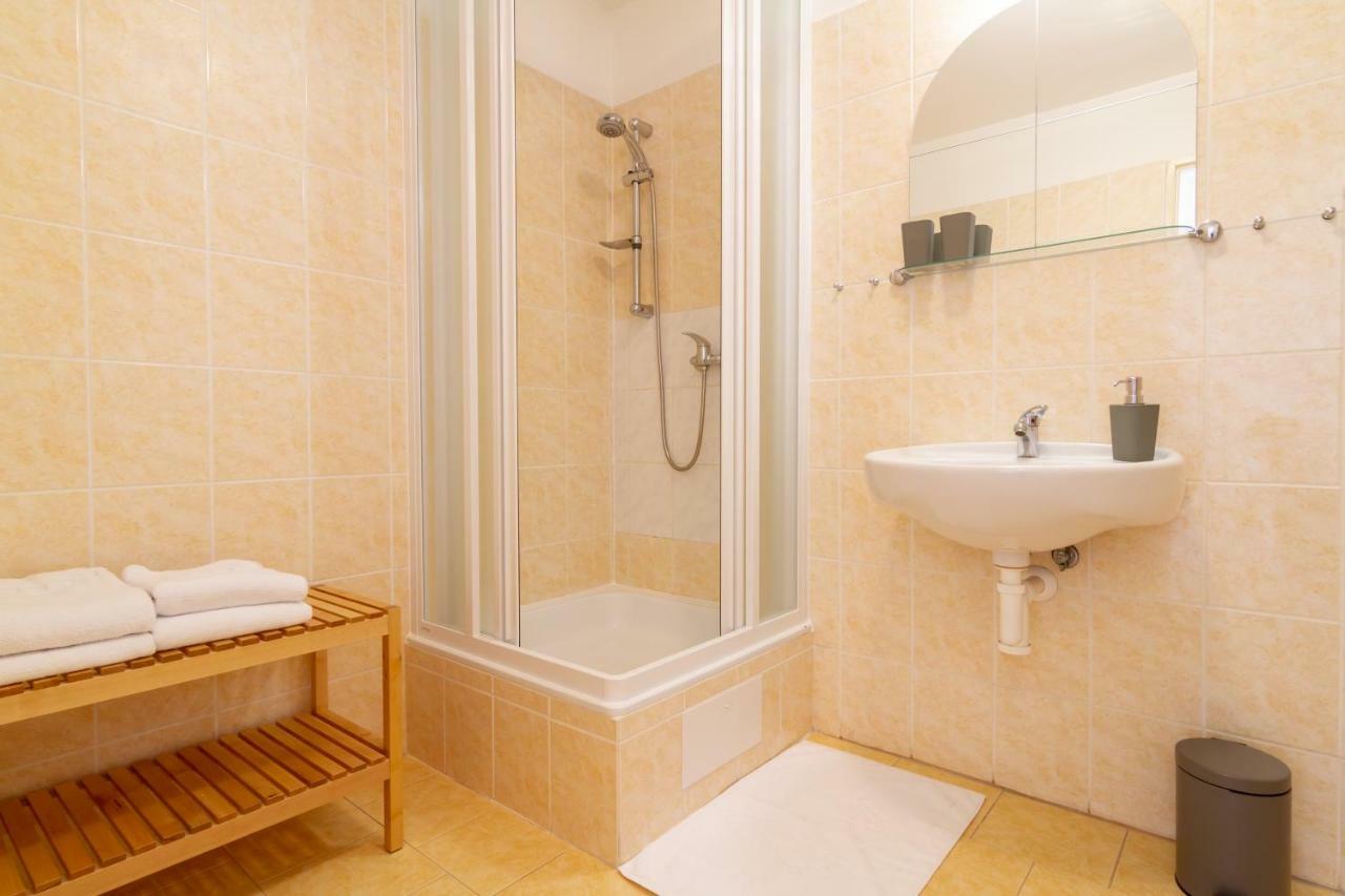Apartmany U Nemocnice Ceske Budejovice Exterior photo